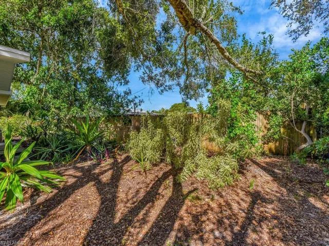 4941  Aztec  CIR, Naples, FL 34112