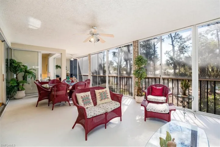 Sunroom with ceiling fan