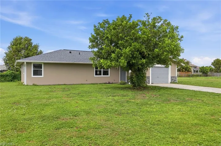 112 10th Ave, Cape Coral, Florida 33909