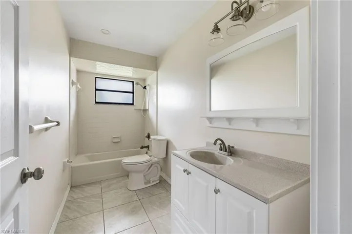 112 10th Ave, Cape Coral, Florida 33909