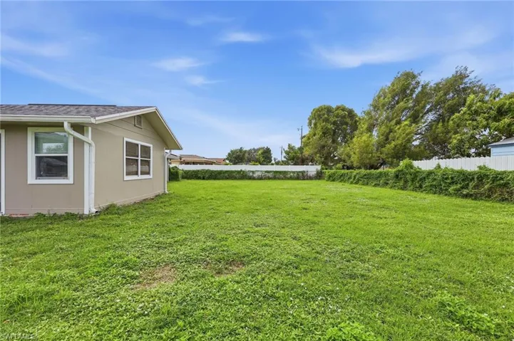 112 10th Ave, Cape Coral, Florida 33909
