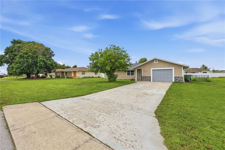 112 10th Ave, Cape Coral, Florida 33909
