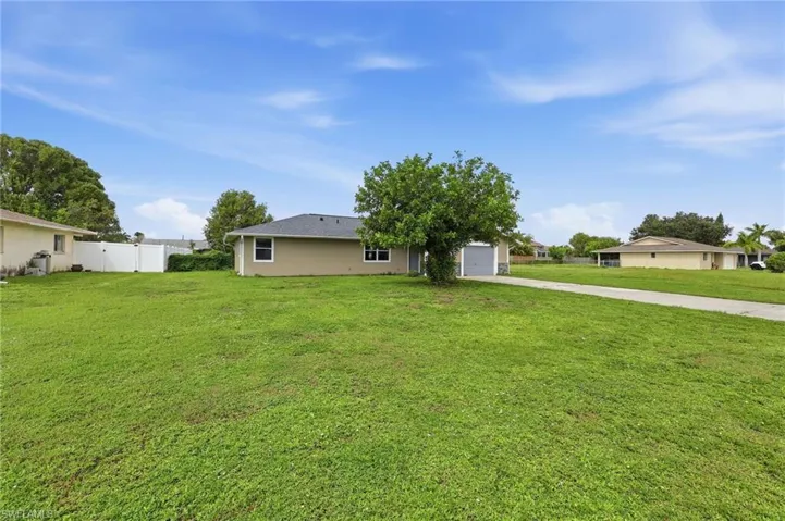 112 10th Ave, Cape Coral, Florida 33909