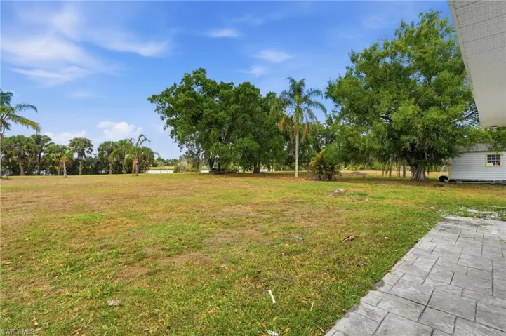 View of grassy yard
