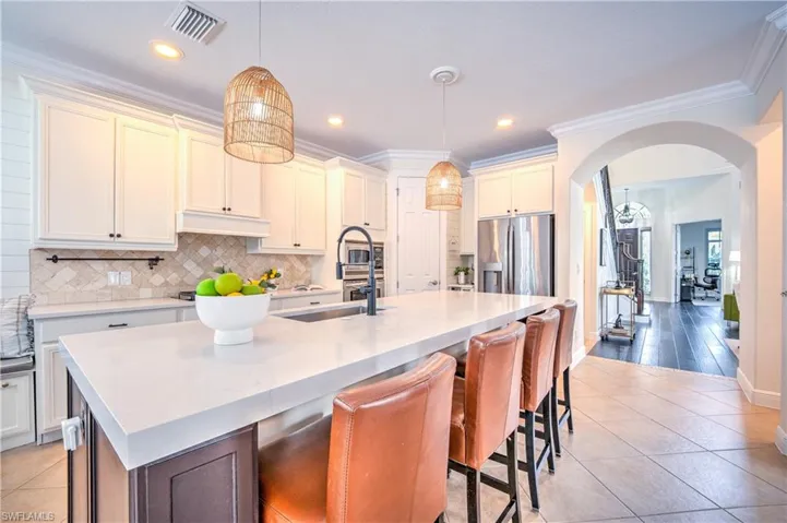 12631 Biscayne Ct, Naples, Florida 34105
