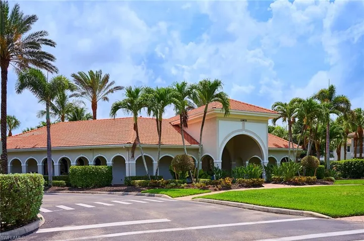 12631 Biscayne Ct, Naples, Florida 34105