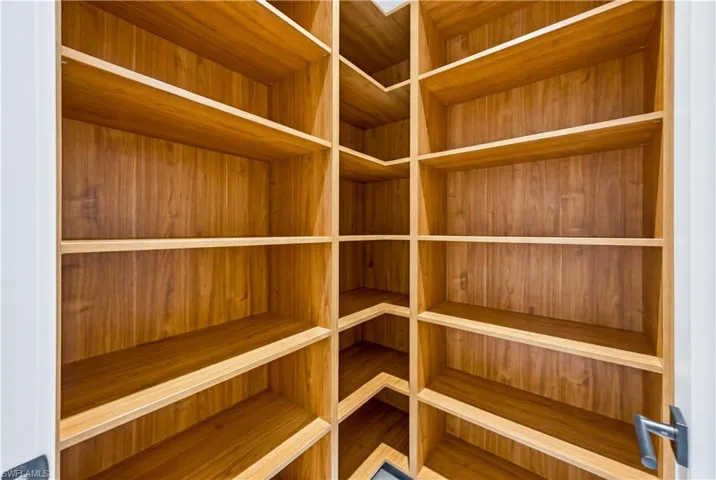 Walk-in full-shelf pantry