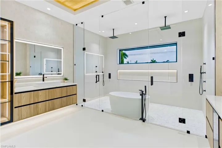 All bathrooms w/ CRISTALLO QUARTZITE countertops