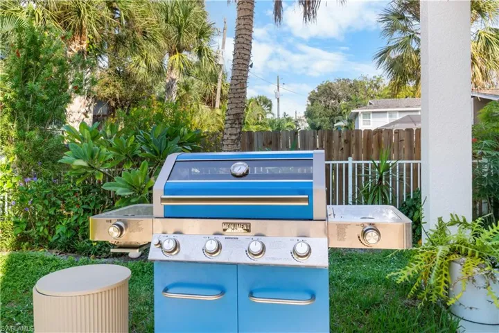 719 Park Ave, Naples, Florida 34110