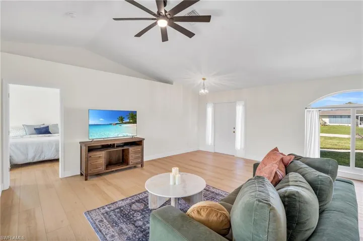 1406 Se 34th St, Cape Coral Fl 33904