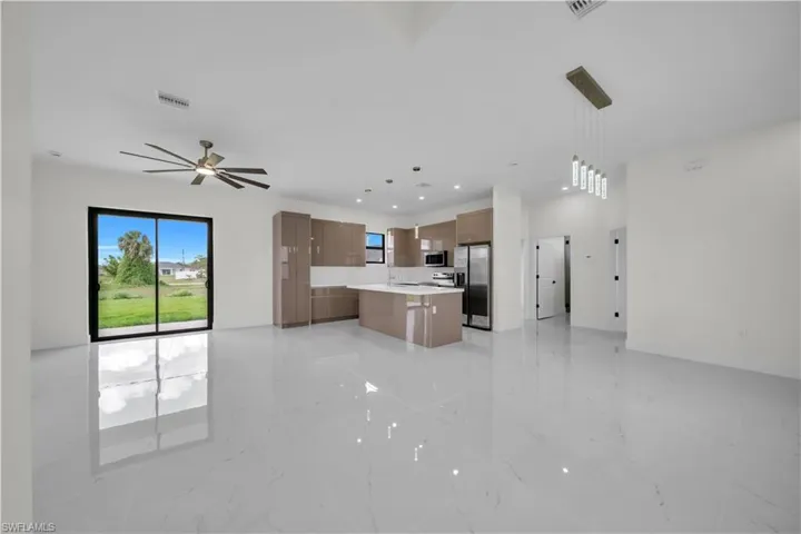 513 Nw 25th Ter, Cape Coral, Florida 33993
