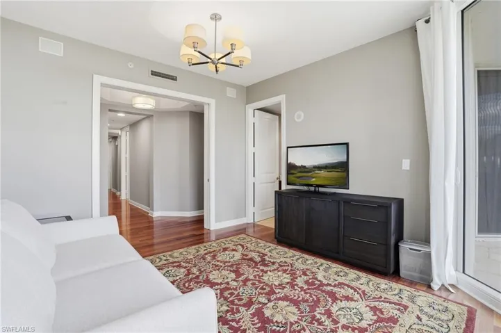 Den/Bedroom