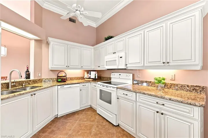 2671 Citrus Lake Dr 306, Naples, Florida 34109