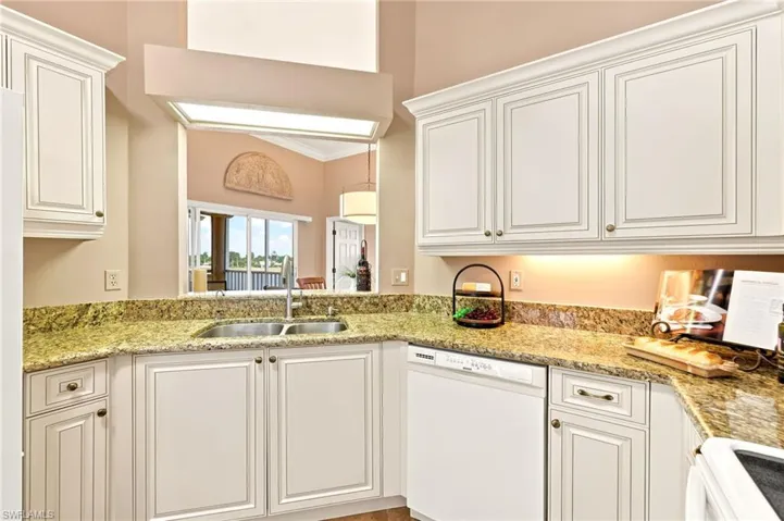 2671 Citrus Lake Dr 306, Naples, Florida 34109