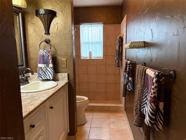 5075 Teak Wood Dr, Naples, Florida 34119