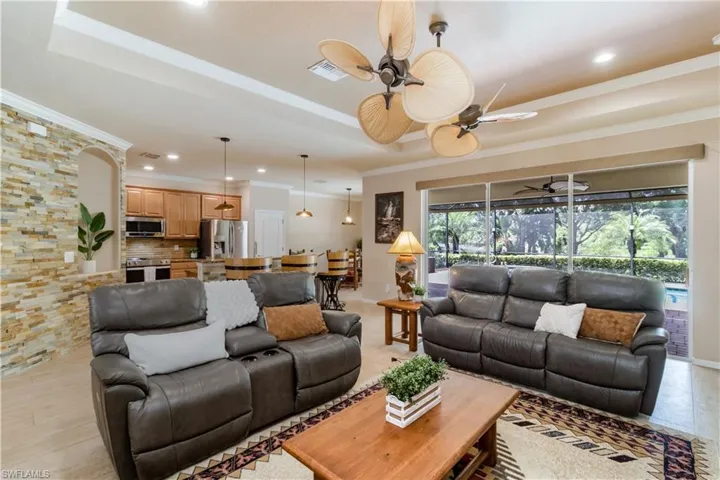 2029  Mandarin  LN, Naples, FL 34120