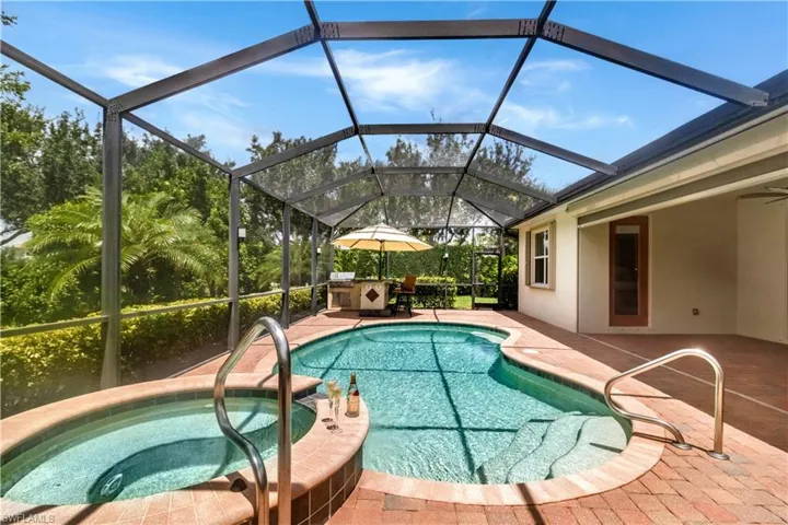 2029  Mandarin  LN, Naples, FL 34120