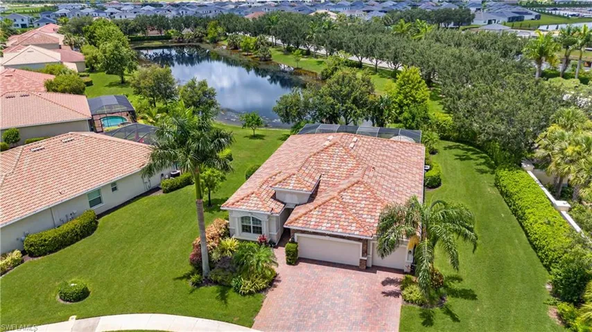 2029  Mandarin  LN, Naples, FL 34120