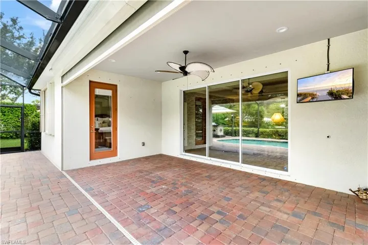 2029  Mandarin  LN, Naples, FL 34120
