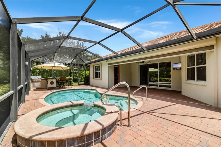 2029  Mandarin  LN, Naples, FL 34120