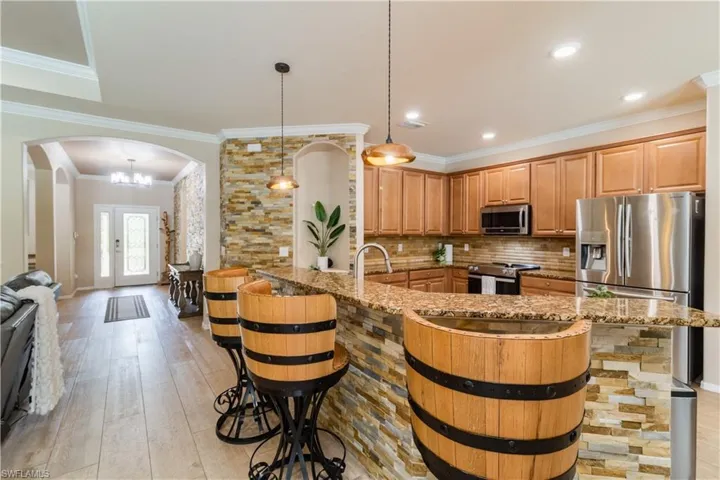 2029  Mandarin  LN, Naples, FL 34120