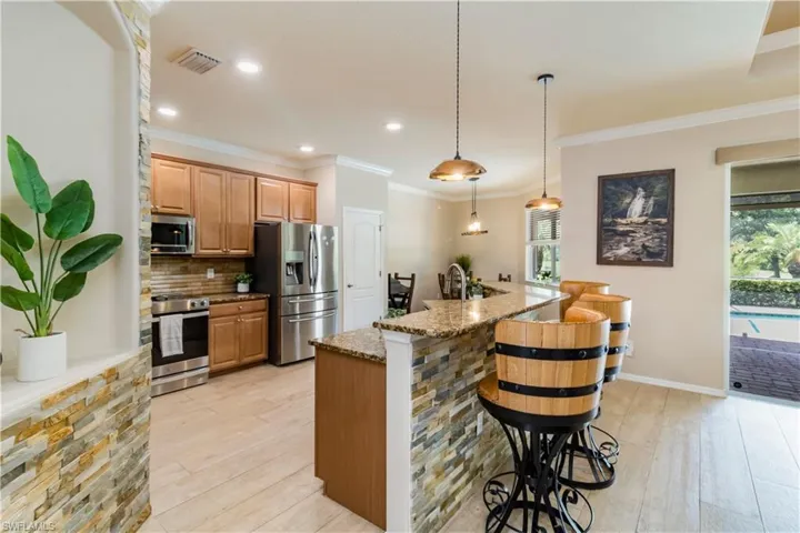 2029  Mandarin  LN, Naples, FL 34120