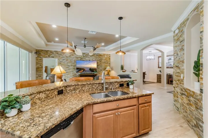 2029  Mandarin  LN, Naples, FL 34120