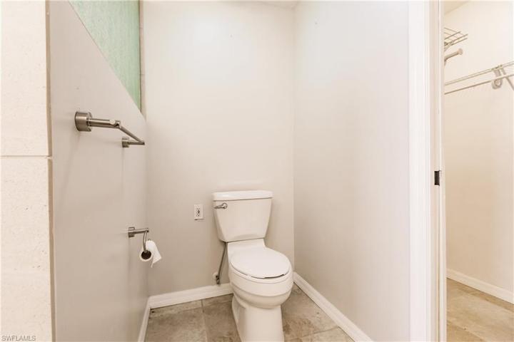 MASTER BATH WATER CLOSET