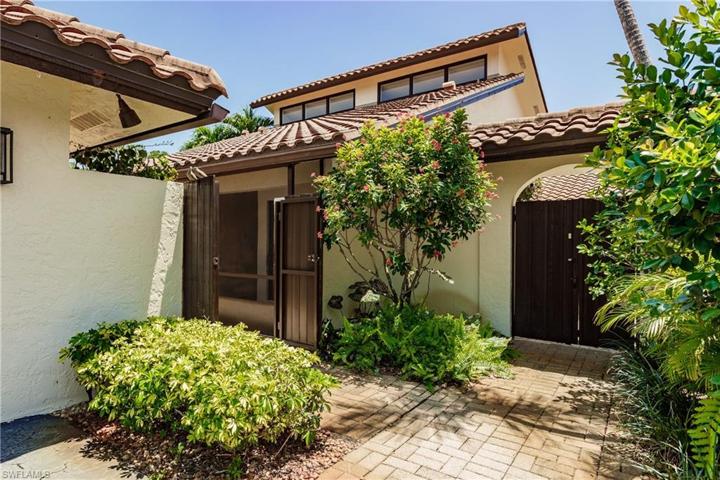 VILLA GATED ENTRY