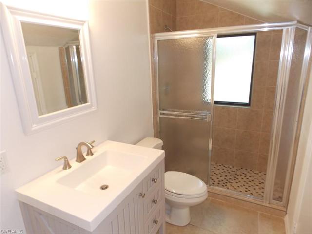 2ND FLOOR GUEST BATHROOM