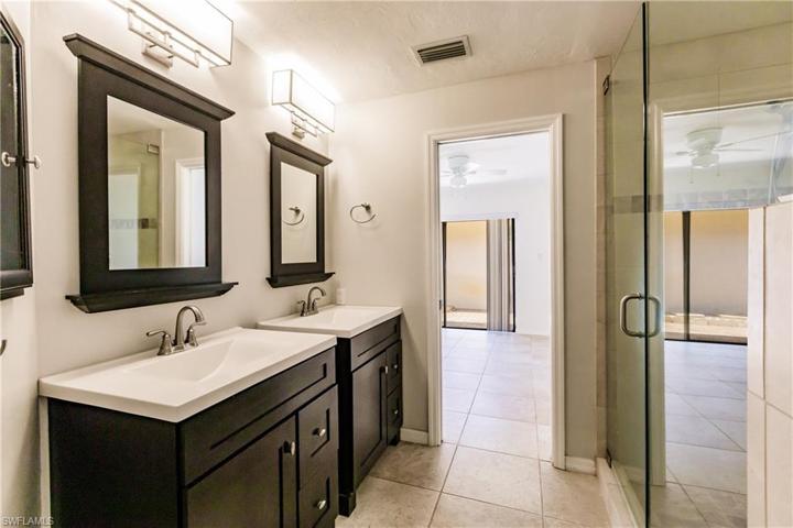MASTER BATH VANITIES