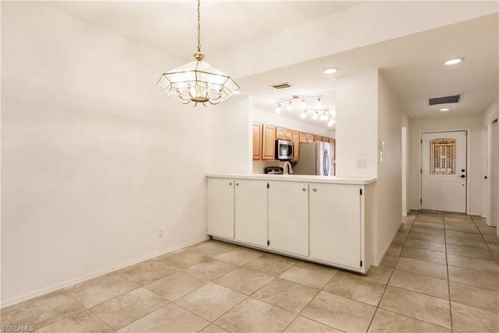 GREAT ROOM DINING AREA