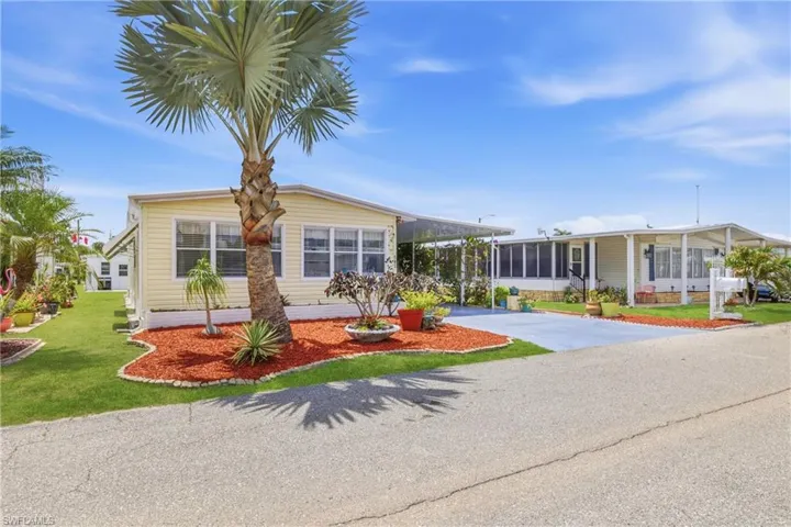 502  Pine Tree  CT, North Fort Myers, FL 33917