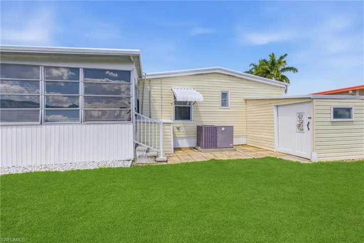 502  Pine Tree  CT, North Fort Myers, FL 33917