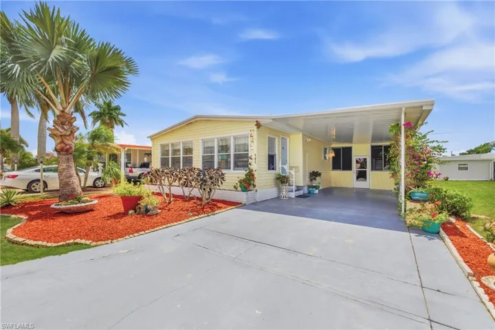 502  Pine Tree  CT, North Fort Myers, FL 33917
