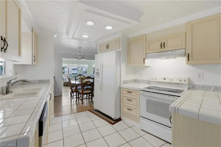 502 Pine Tree Ct, North Fort Myers, Florida 33917
