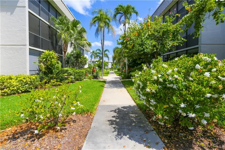 788  Park Shore  DR, Naples, FL 34103