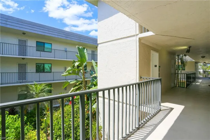 788  Park Shore  DR, Naples, FL 34103