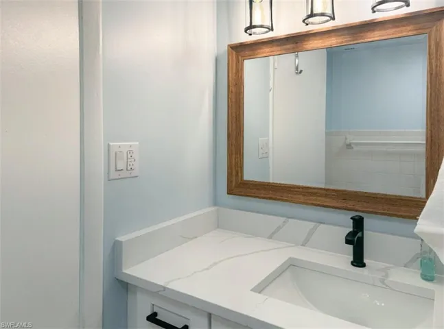 788  Park Shore  DR, Naples, FL 34103
