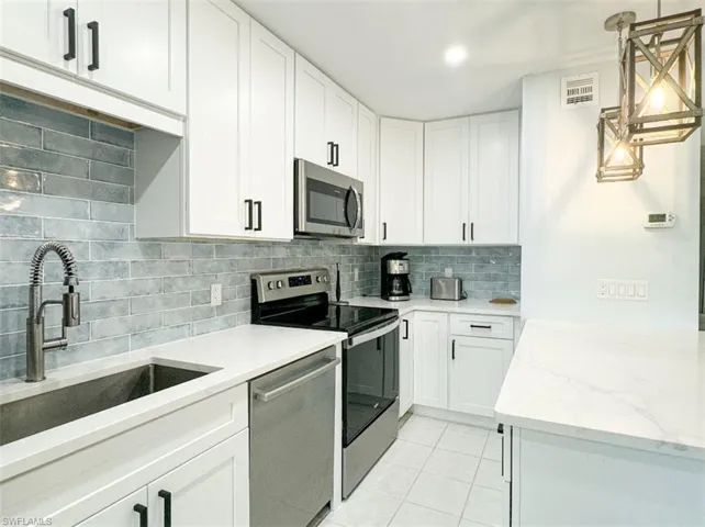 788  Park Shore  DR, Naples, FL 34103