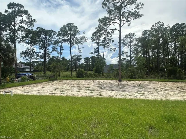 811 Hamilton Ave, Lehigh Acres, Florida 33972