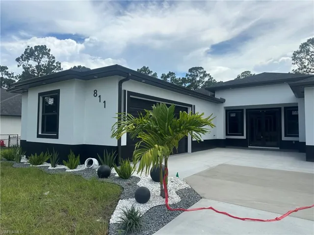 811 Hamilton Ave, Lehigh Acres, Florida 33972