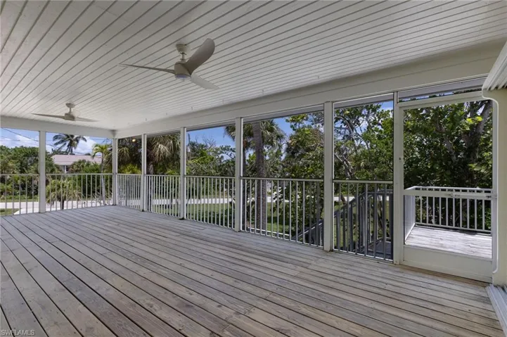 Huge Screened Porch