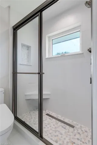 Guest En-Suite Bath