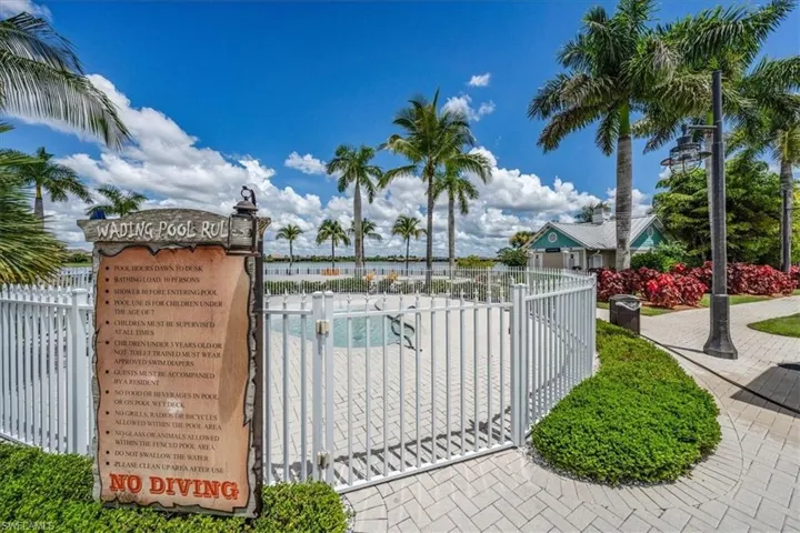 14517  Stern  WAY, Naples, FL 34114