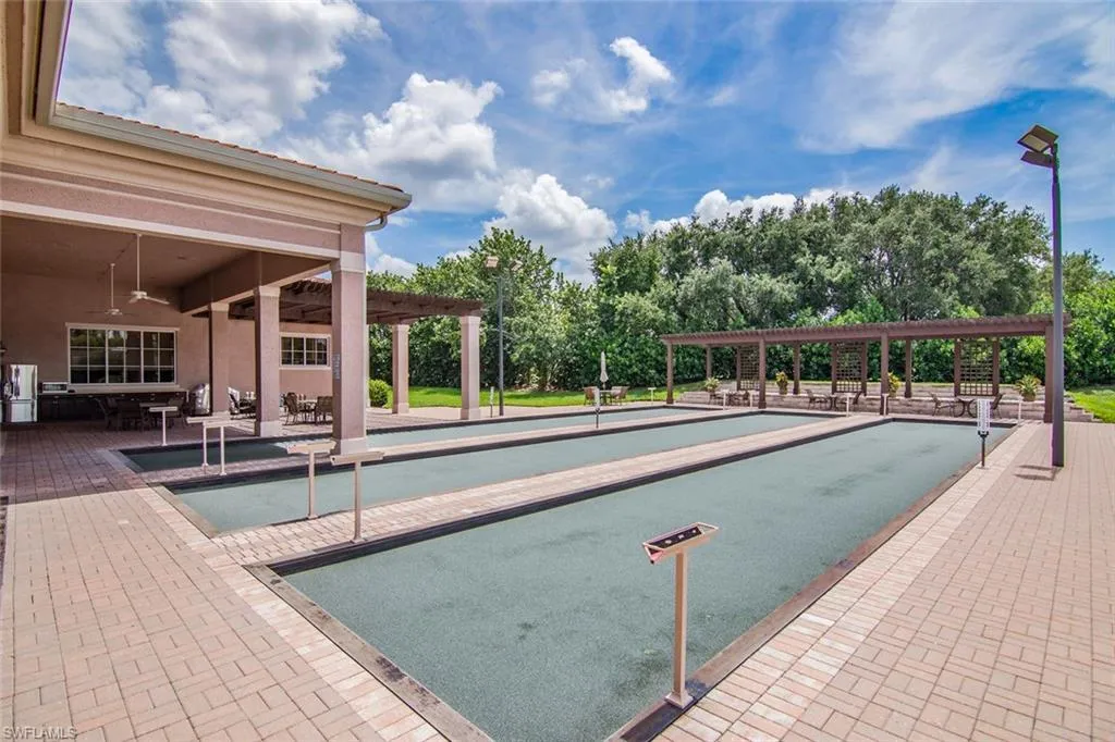 2272 Island Cove CIR, Naples, FL 34109,225028986