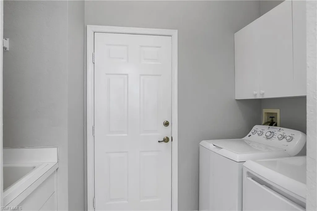 2272 Island Cove CIR, Naples, FL 34109,225028986