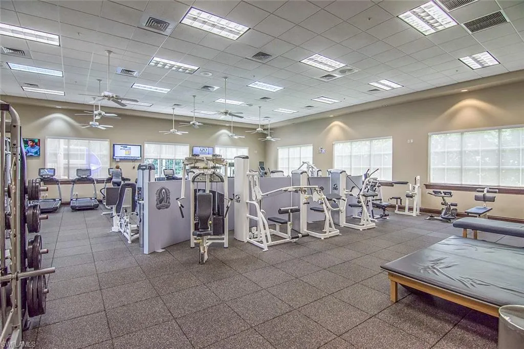 2272 Island Cove CIR, Naples, FL 34109,225028986