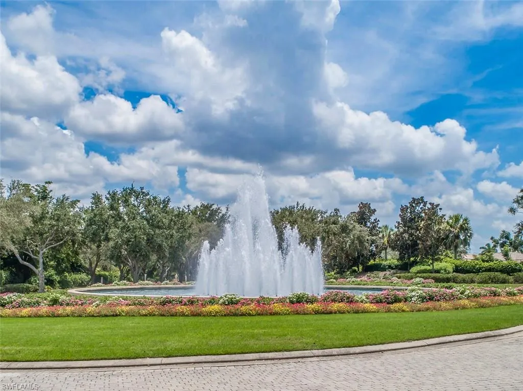 2272 Island Cove CIR, Naples, FL 34109,225028986