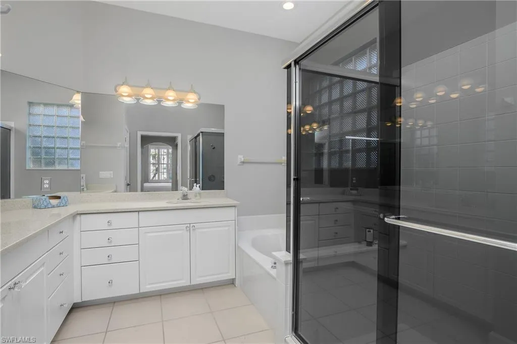 2272 Island Cove CIR, Naples, FL 34109,225028986